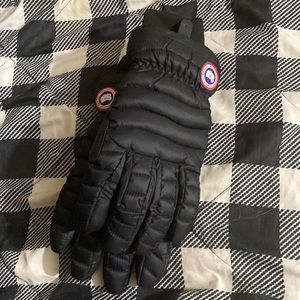 Canada Goose gloves